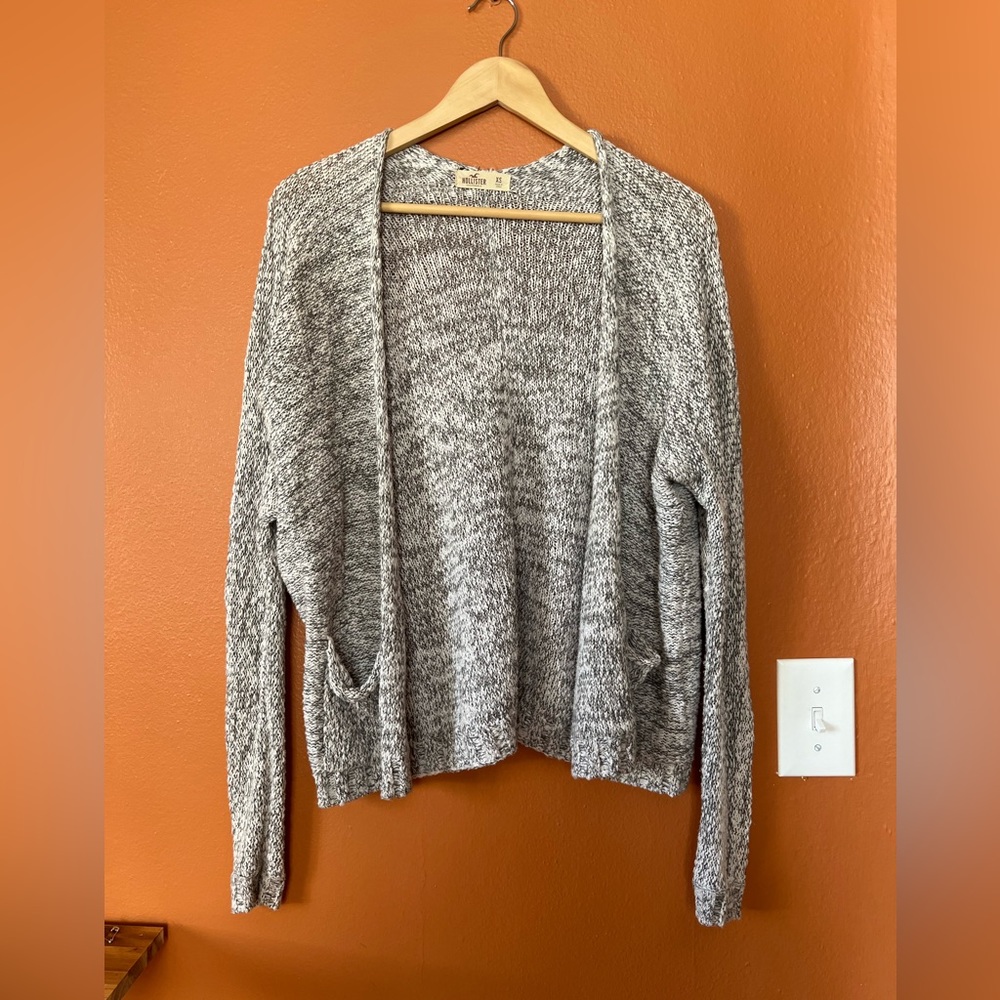 Cozy Hollister Women’s Cardigan grey and white, Size XS